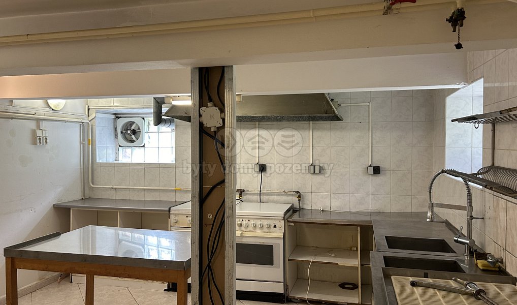 Pronájem restaurace 120 m², Hranice – náhled fotky 9