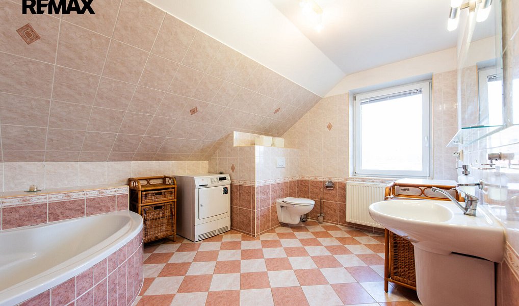 Prodej domu 209 m² s pozemkem 1 446 m², Bedihošť – náhled fotky 23