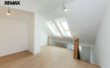 Prodej bytu 2+kk 46 m², Jeseniova, Praha 3 - Žižkov