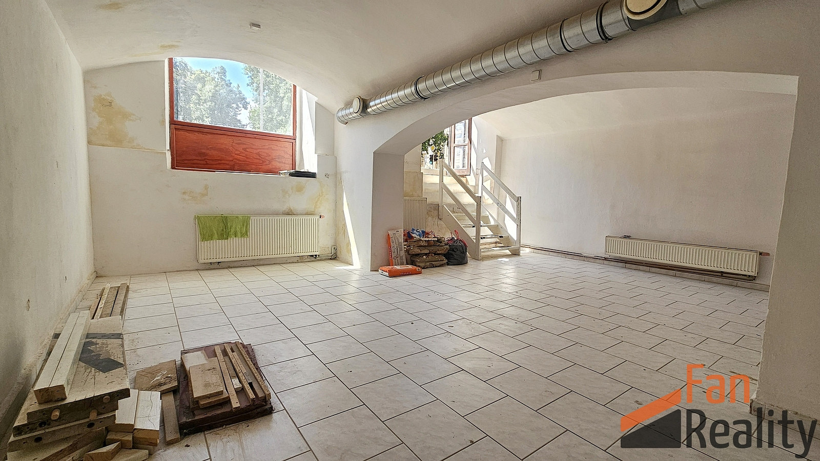 Pronájem obchodních prostor 86 m² – další