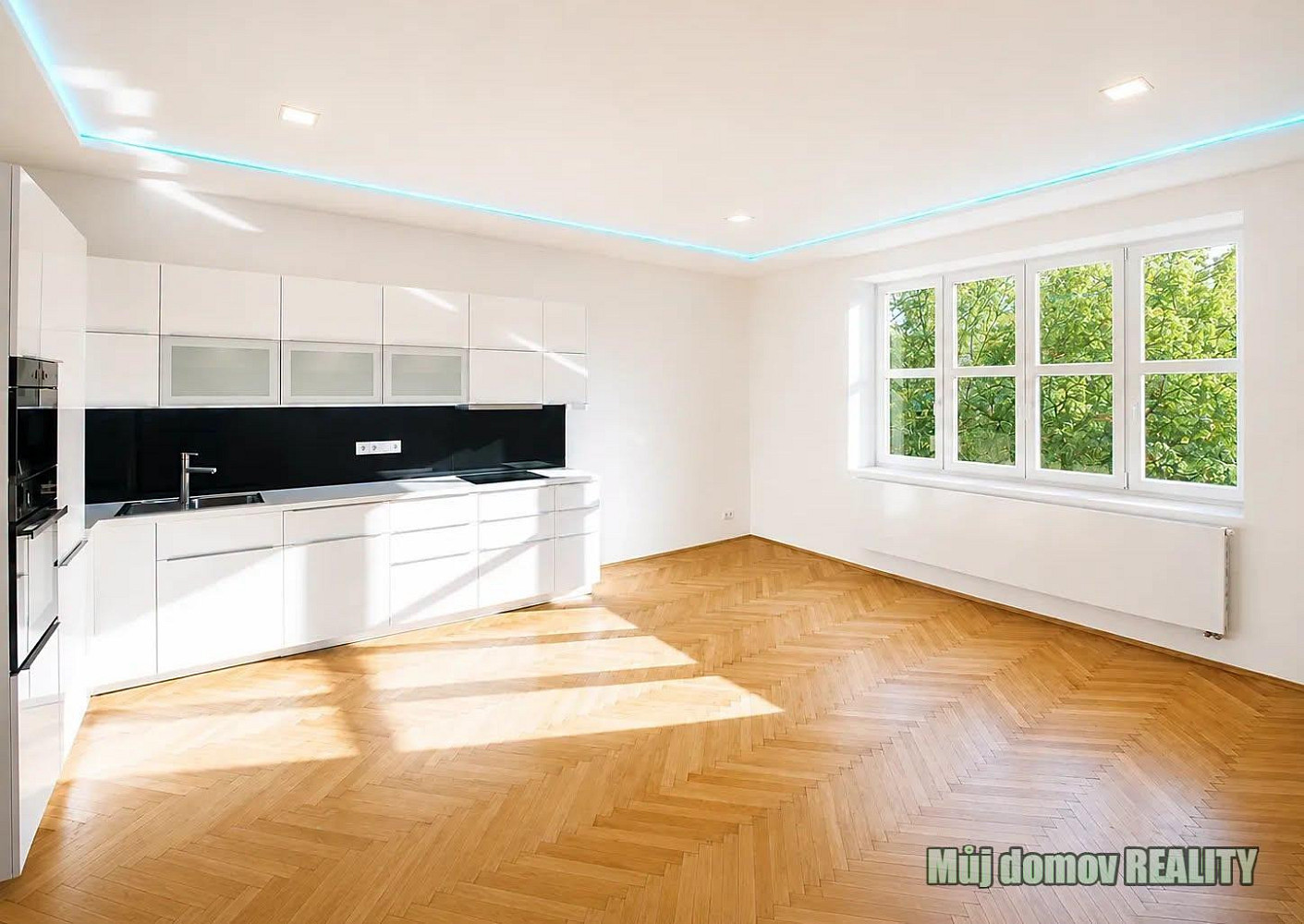 Pronájem bytu 4+kk 104 m² — photo 2