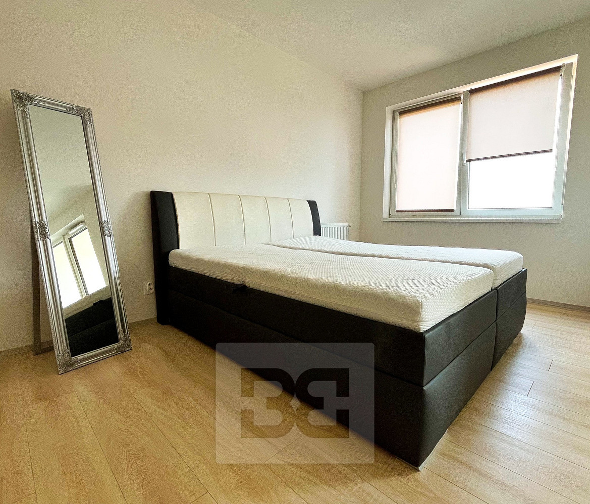 Pronájem bytu 1+kk 33 m² — photo 4