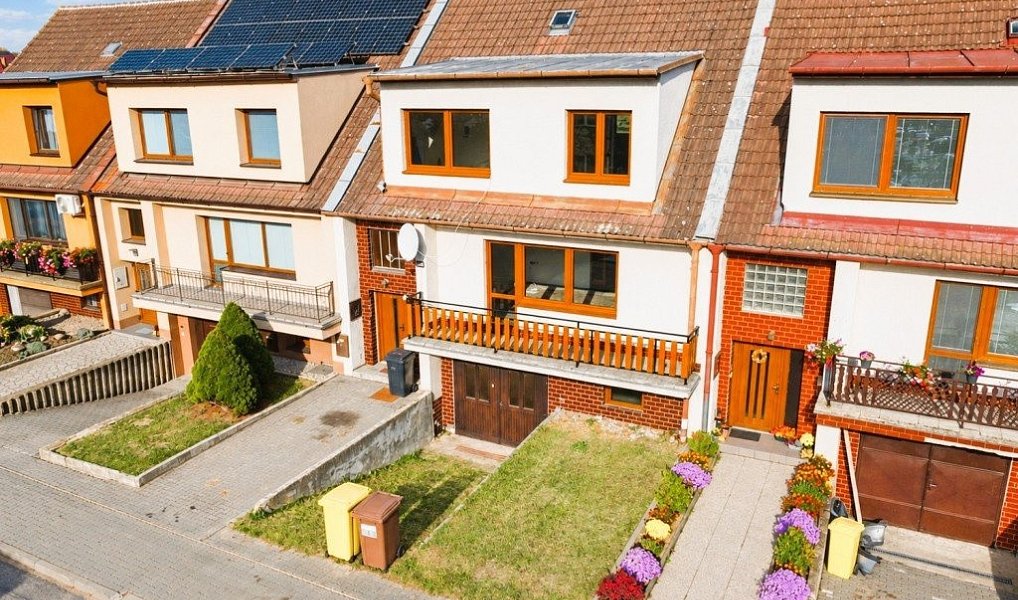 Prodej domu 300 m² s pozemkem 302 m², Únanov – náhled fotky 2