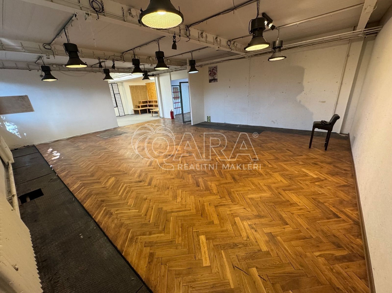 Pronájem kanceláře 100 m² — photo 3