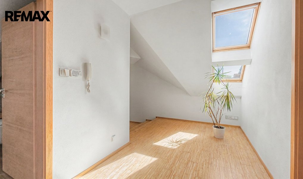 Prodej domu 181 m² s pozemkem 731 m², Praha – náhled fotky 12