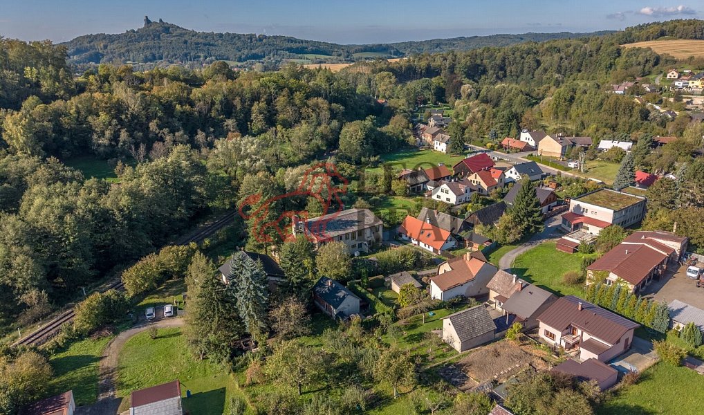Prodej domu 250 m² s pozemkem 496 m², Rovensko pod Troskami – náhled fotky 3