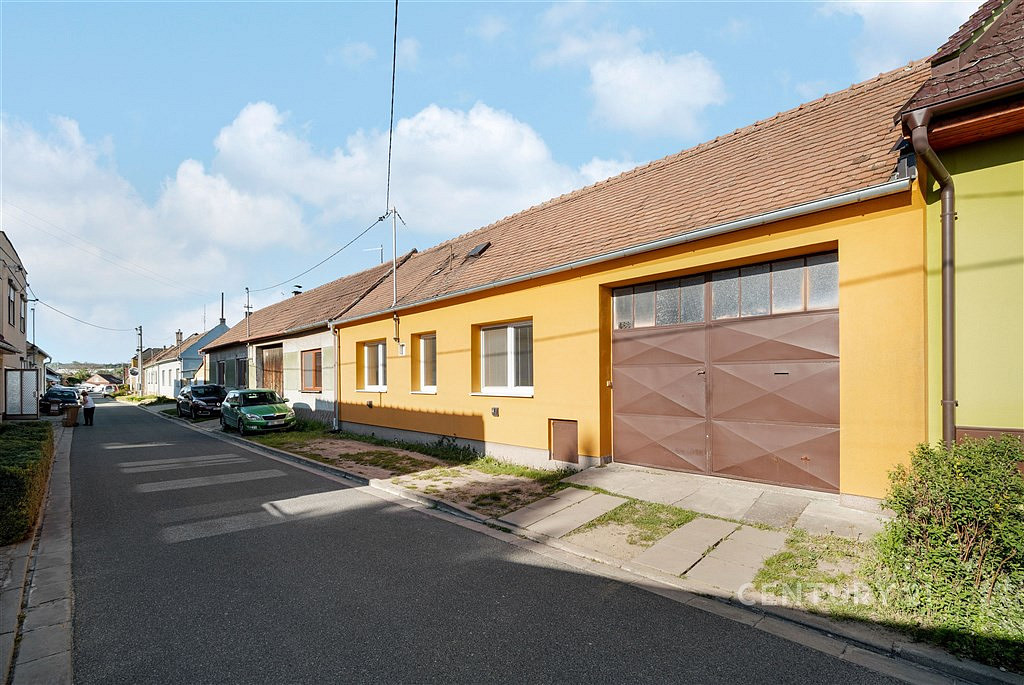 Prodej domu 90 m² s pozemkem 831 m²