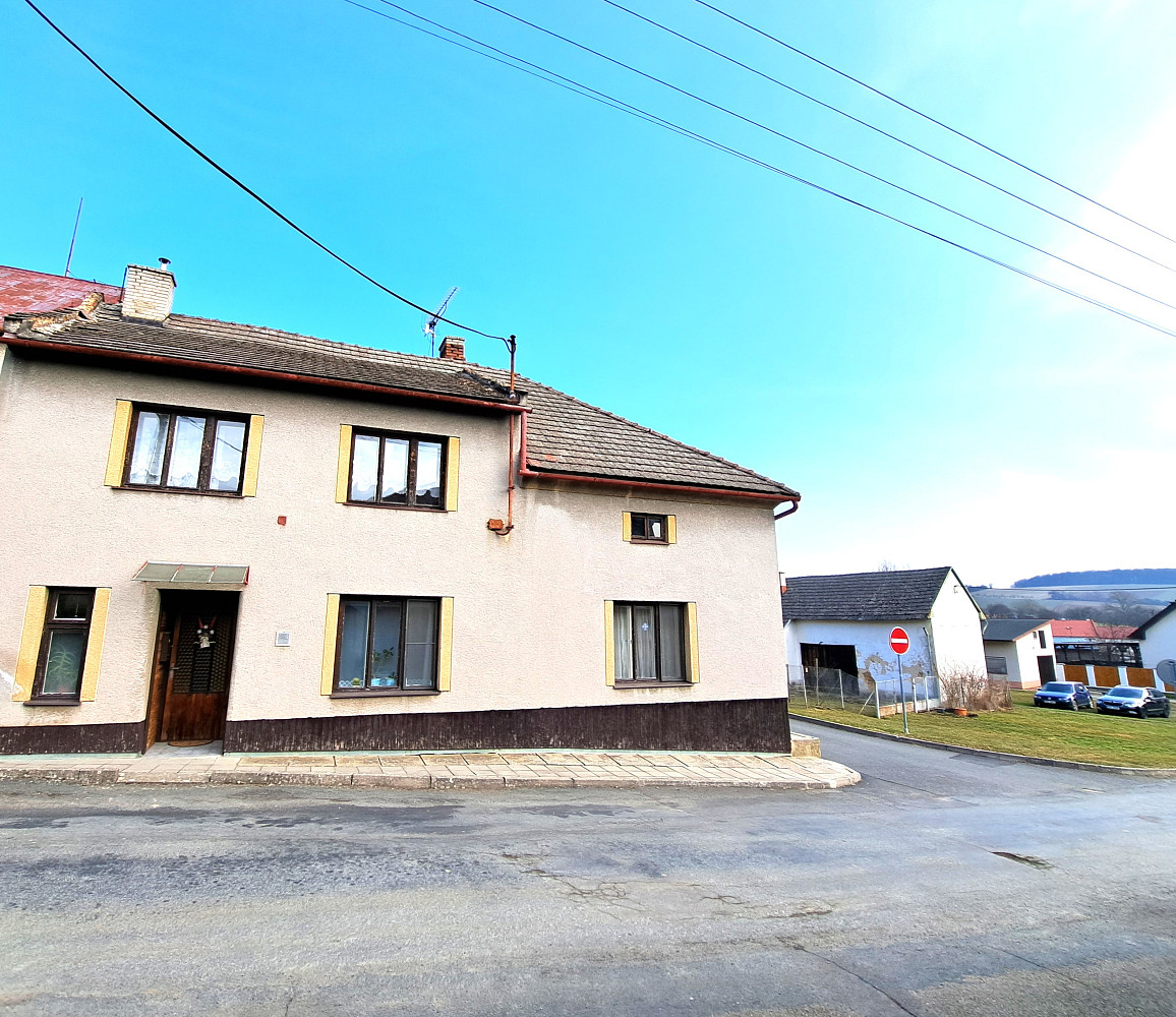 Prodej domu 300 m² s pozemkem 1 830 m²