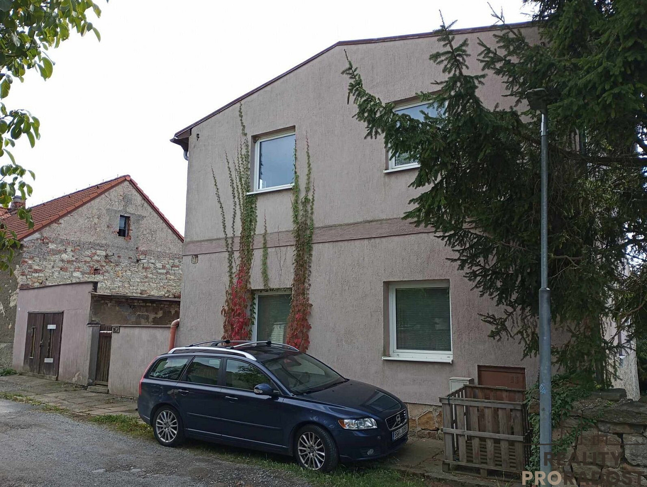 Prodej domu 170 m² s pozemkem 430 m² – pohled 2