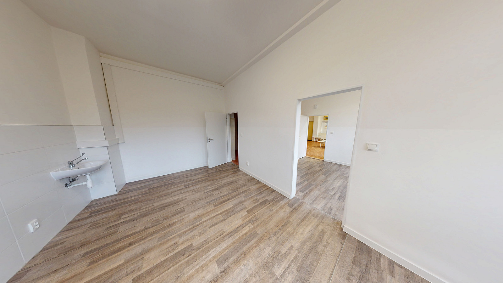 Pronájem komerčního objektu (jiného typu) 87 m² — photo 3