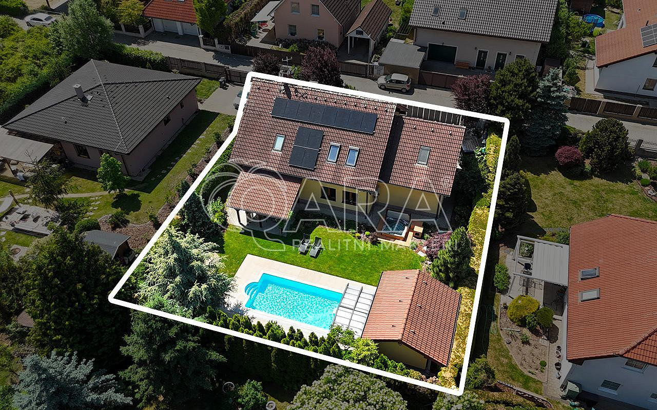 Prodej domu 255 m² s pozemkem 775 m² – fotografie 2