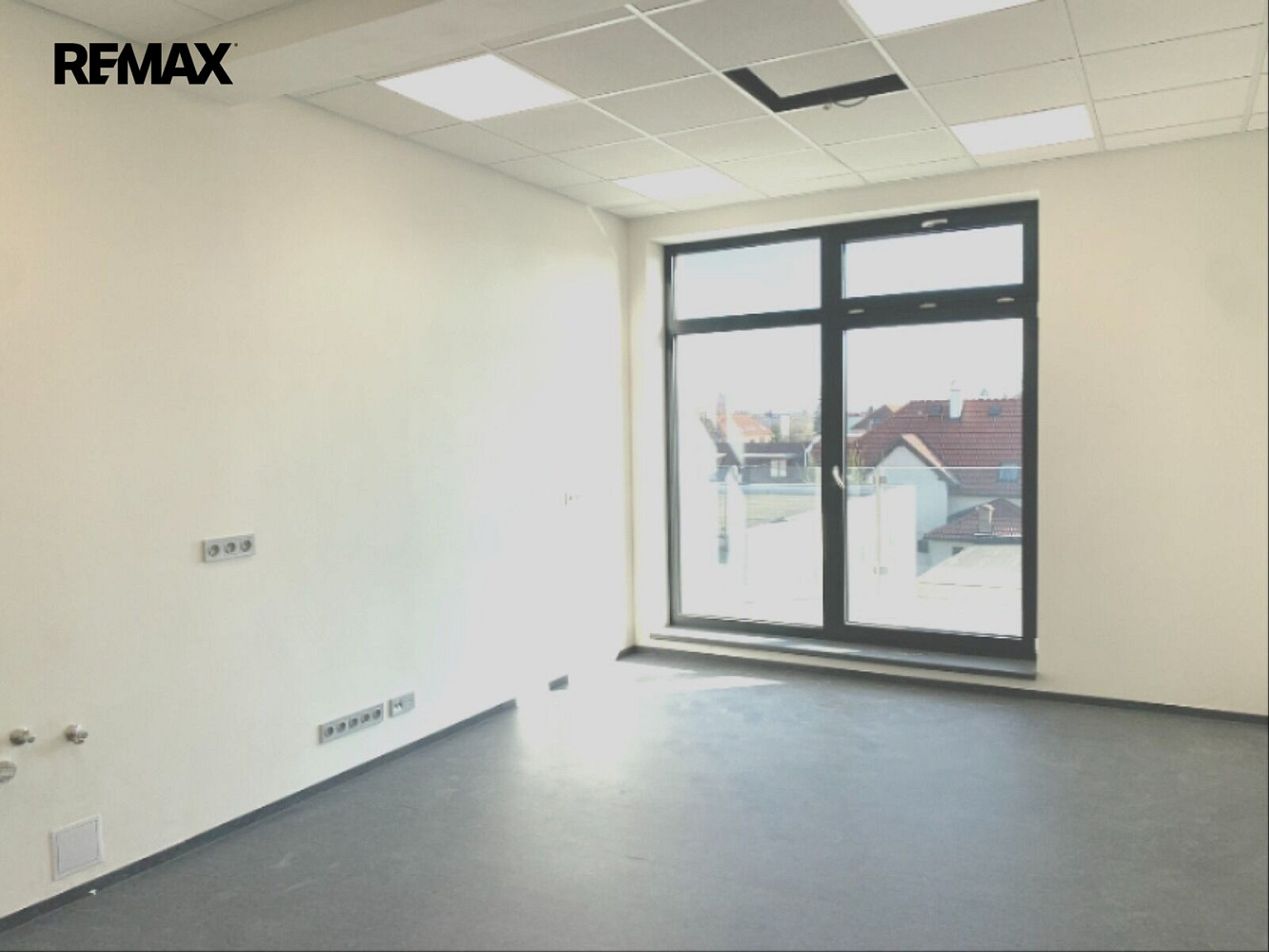 Pronájem komerčního objektu (jiného typu) 49 m² – fotografie 4