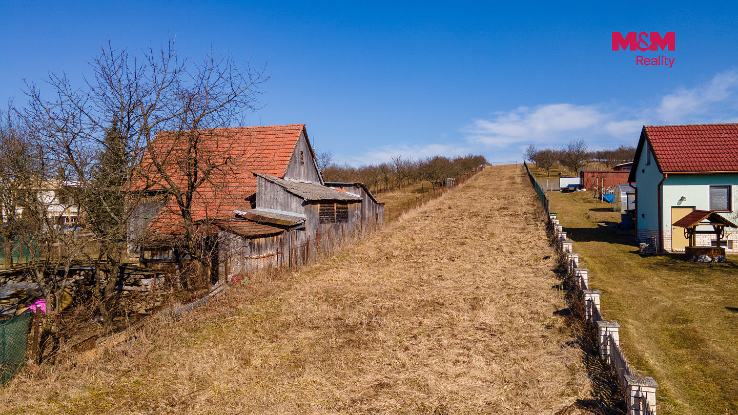 Prodej stavebního pozemku 1 635 m² – fotografie 2