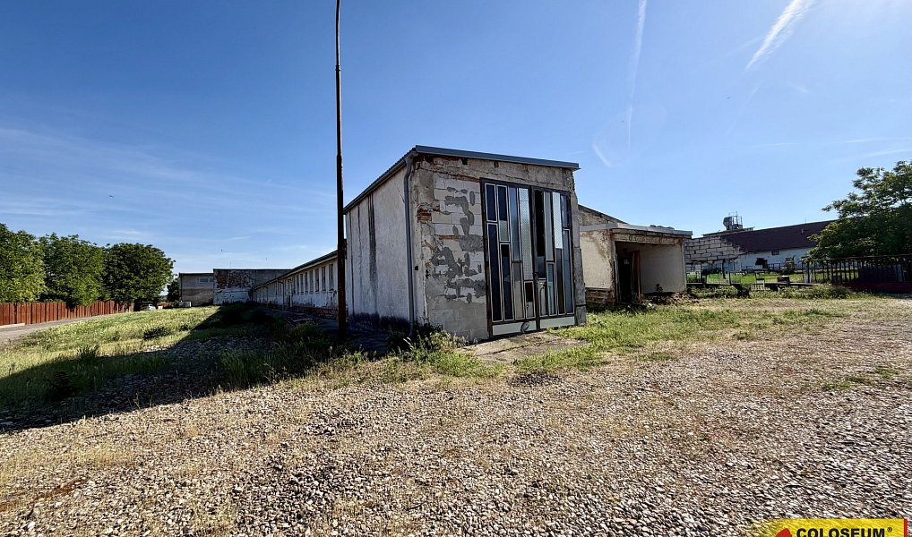 Pronájem skladovacích prostor 330 m², Chvalovice – náhled fotky 2