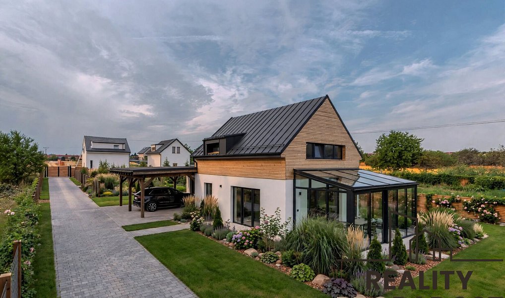 Prodej stavebního pozemku 1 370 m², Znojmo – fotka 1 z 17