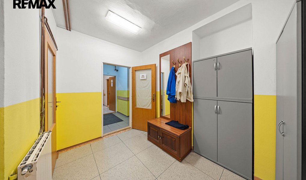 Prodej domu 361 m² s pozemkem 1 042 m², Kolín – náhled fotky 11