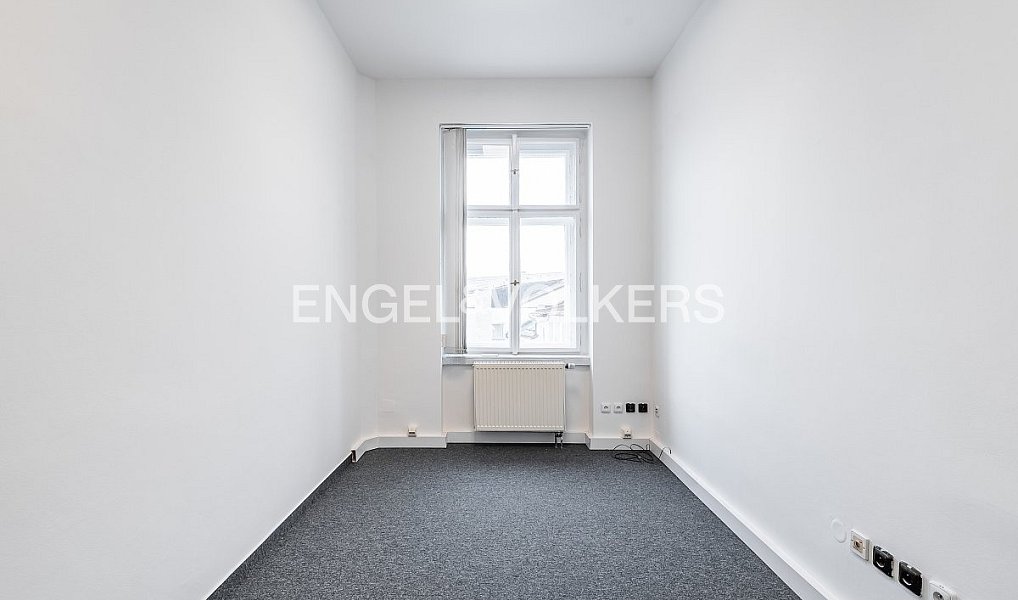 Pronájem kanceláře 77 m², Praha – náhled fotky 2