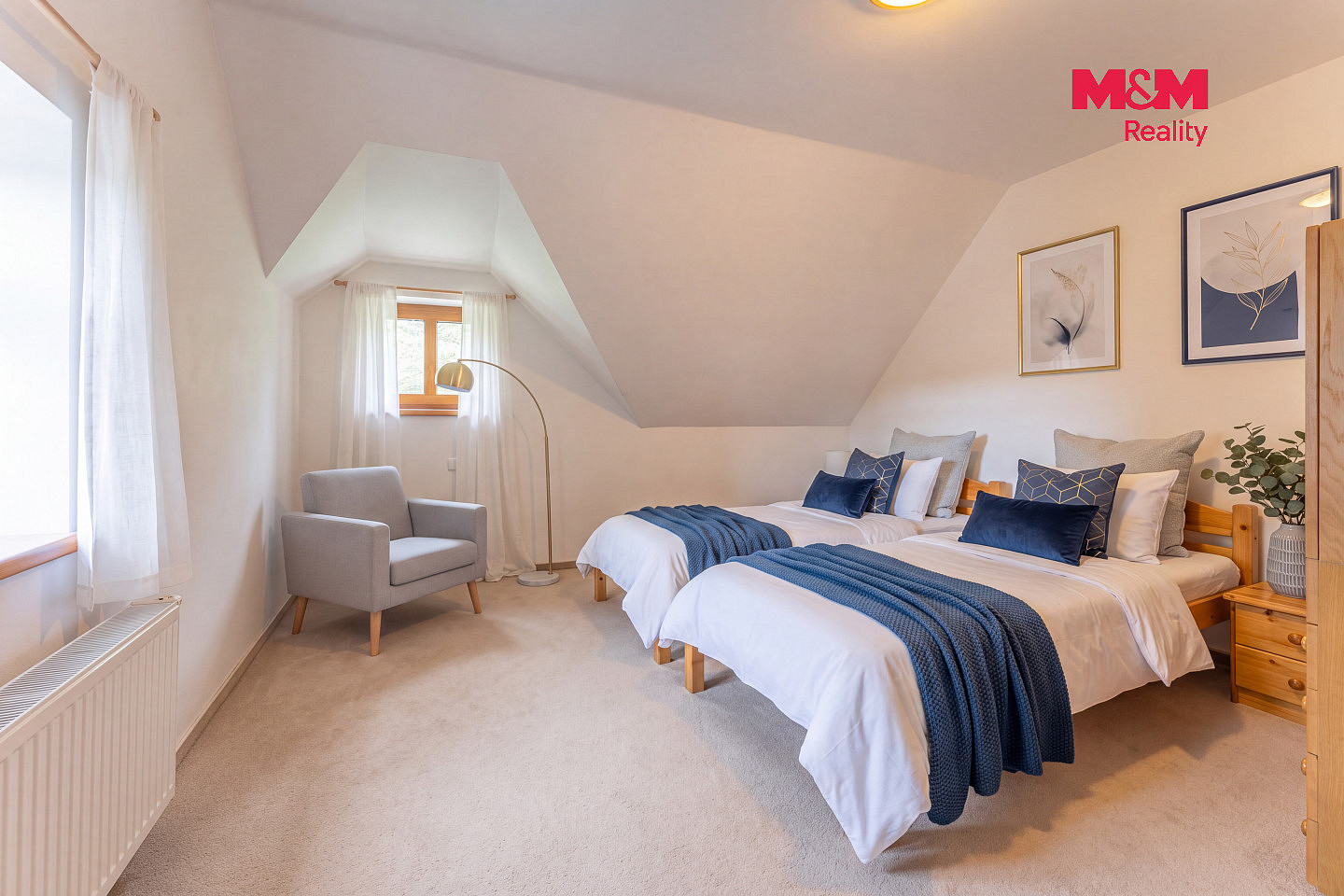Prodej domu 270 m² s pozemkem 992 m² – fotografie 2