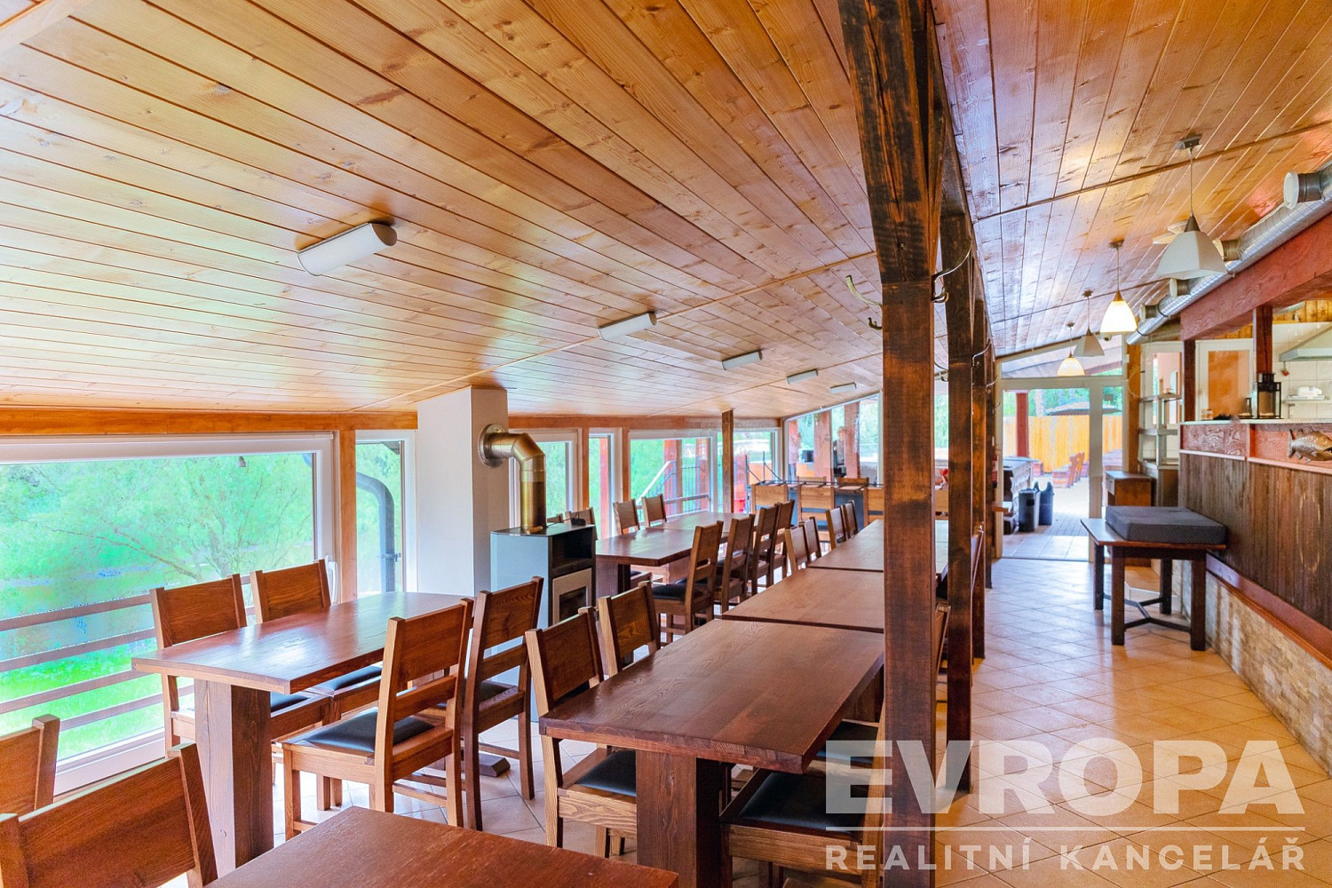 Prodej restaurace 270 m² – fotografie 4