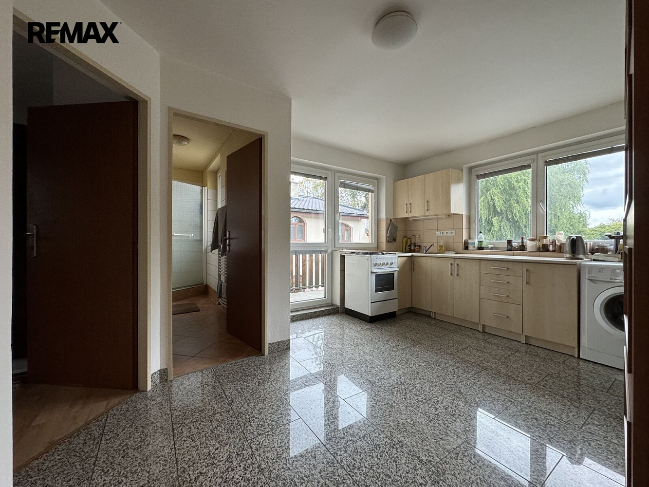 Pronájem bytu 2+1 65 m² – fotografie 2