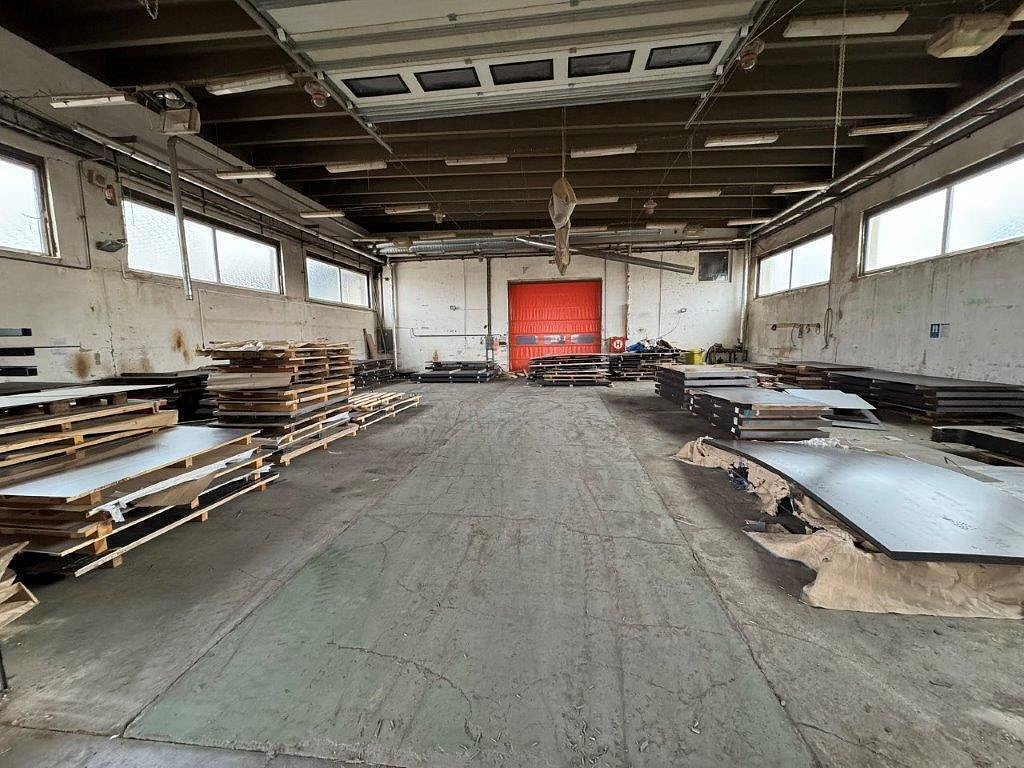Dražba výrobních prostor 4 782 m² – další