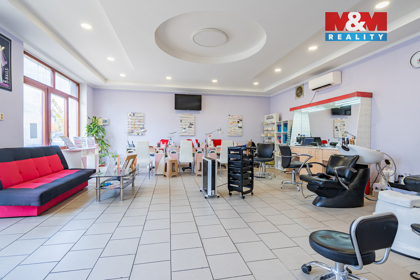 Prodej obchodních prostor 80 m² – fotografie 2