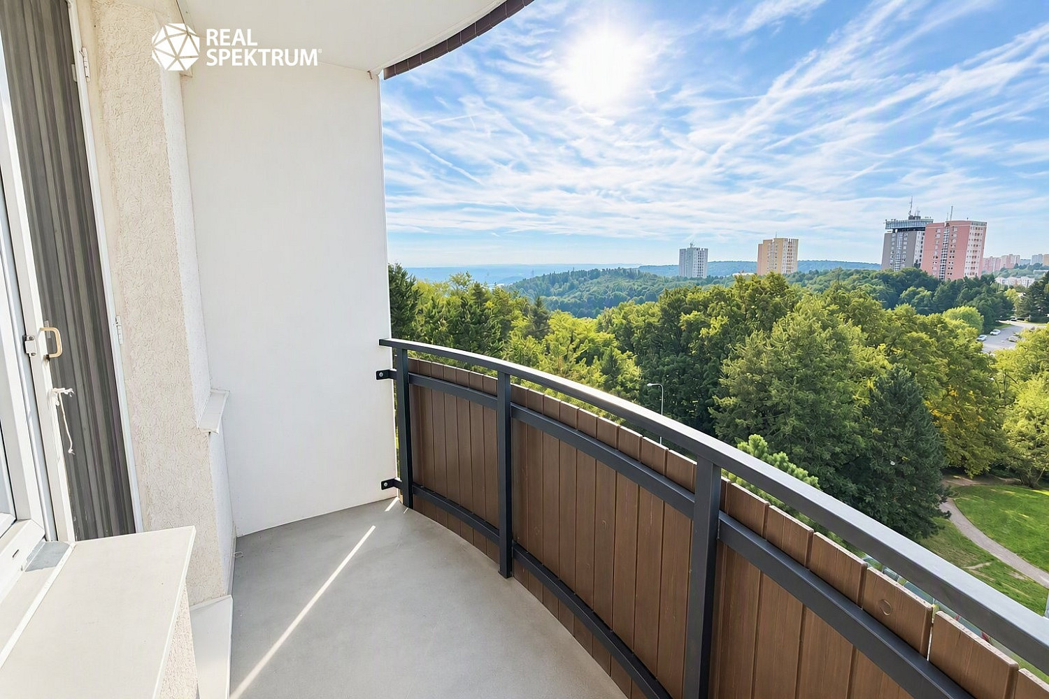 Pronájem bytu 2+1 56 m² – fotografie 2