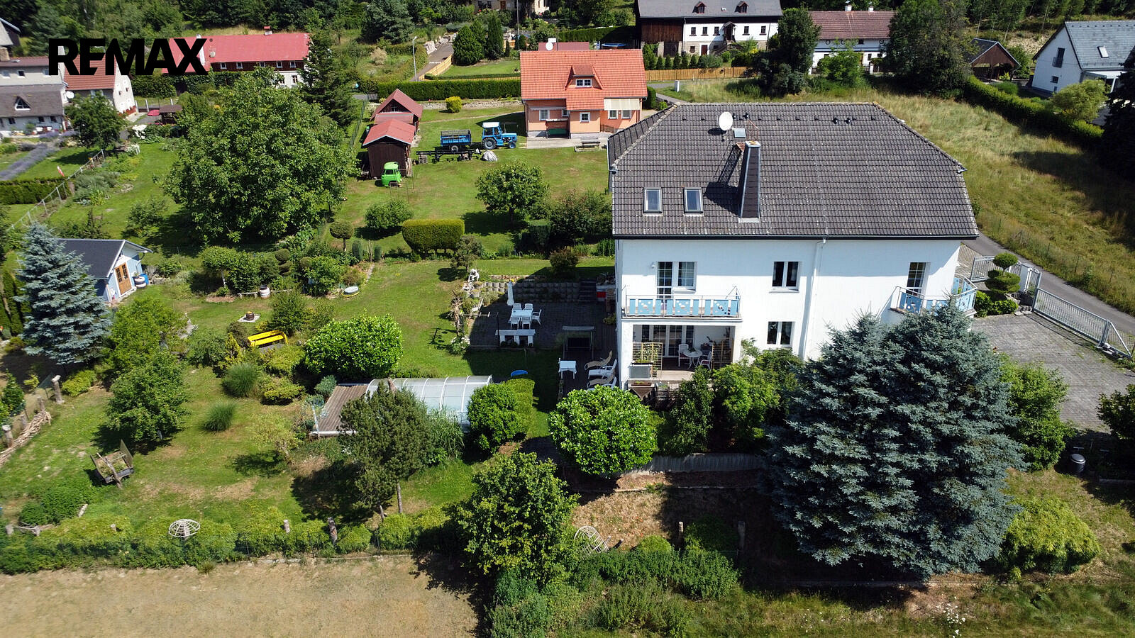 Prodej ubytovacího objektu 490 m² – fotografie 2