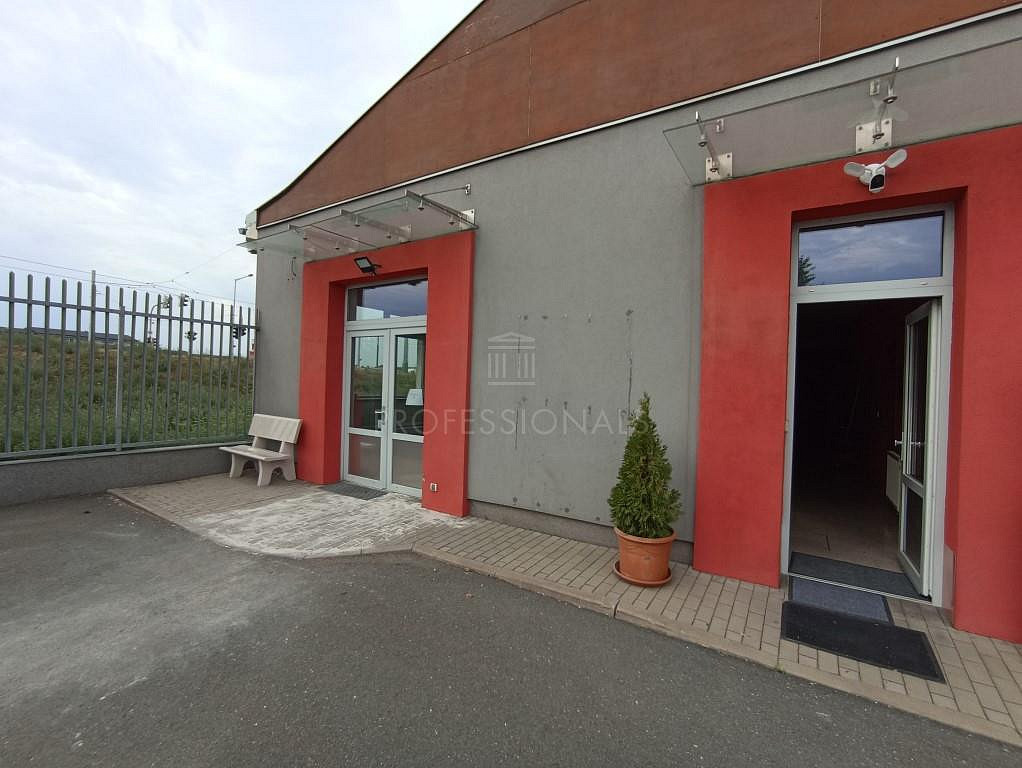 Pronájem obchodních prostor 135 m²
