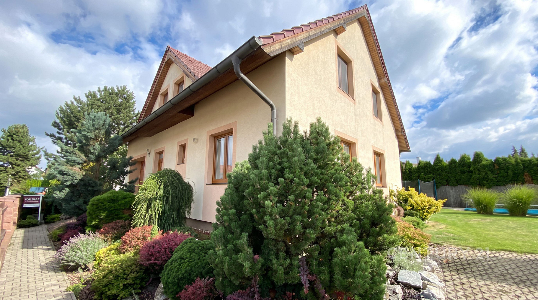 Pronájem domu 171 m² s pozemkem 536 m² — photo 2
