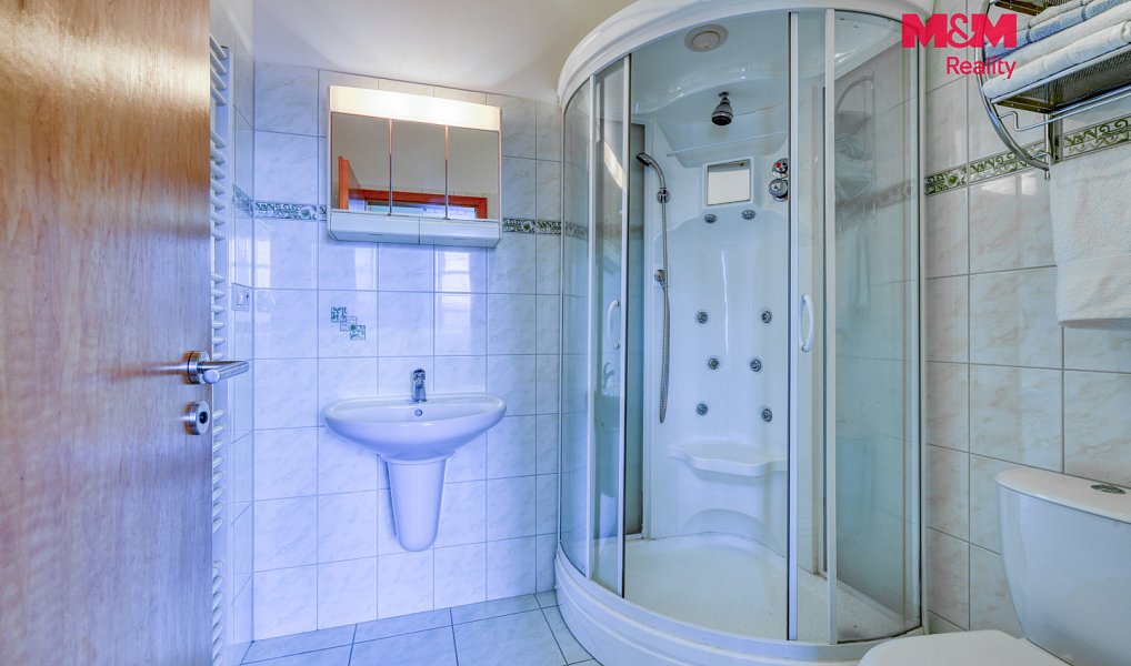 Prodej domu 910 m² s pozemkem 2 881 m², Železná Ruda – náhled fotky 6