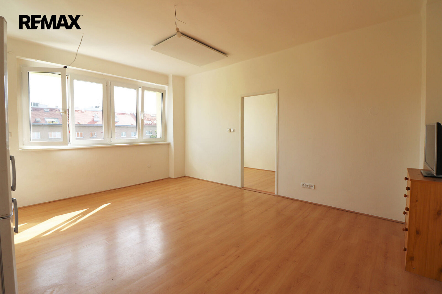 Pronájem bytu 2+kk 40 m² – fotografie 2