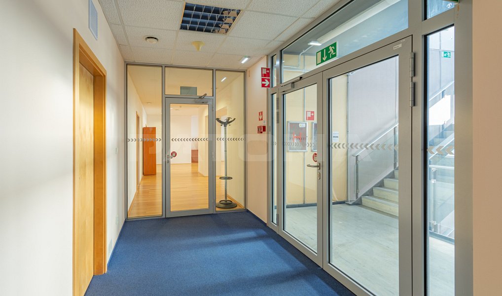Pronájem kanceláře 165 m², Praha – náhled fotky 5