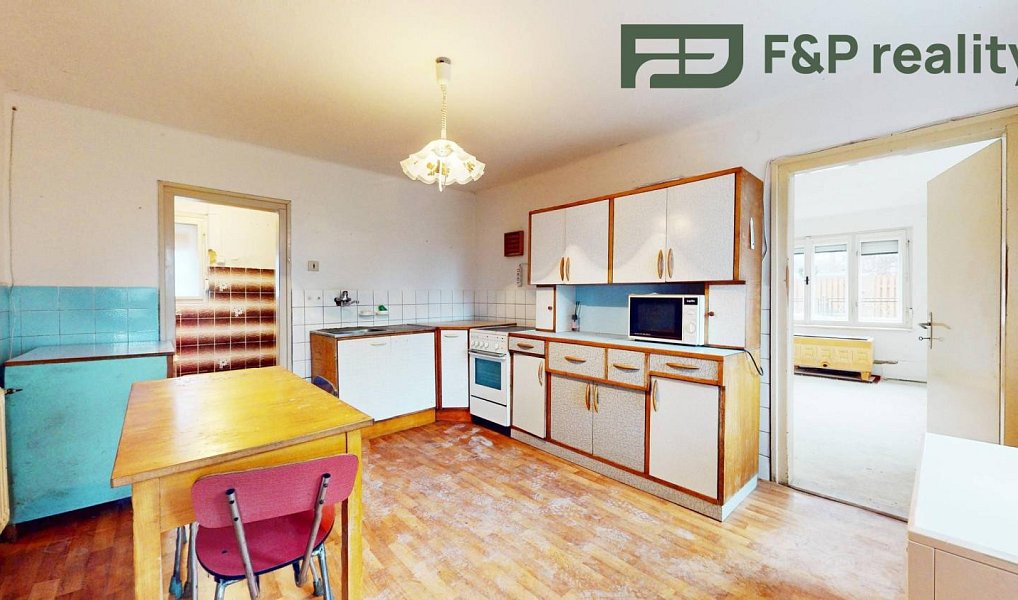 Prodej domu 197 m² s pozemkem 441 m², Strašice – náhled fotky 2