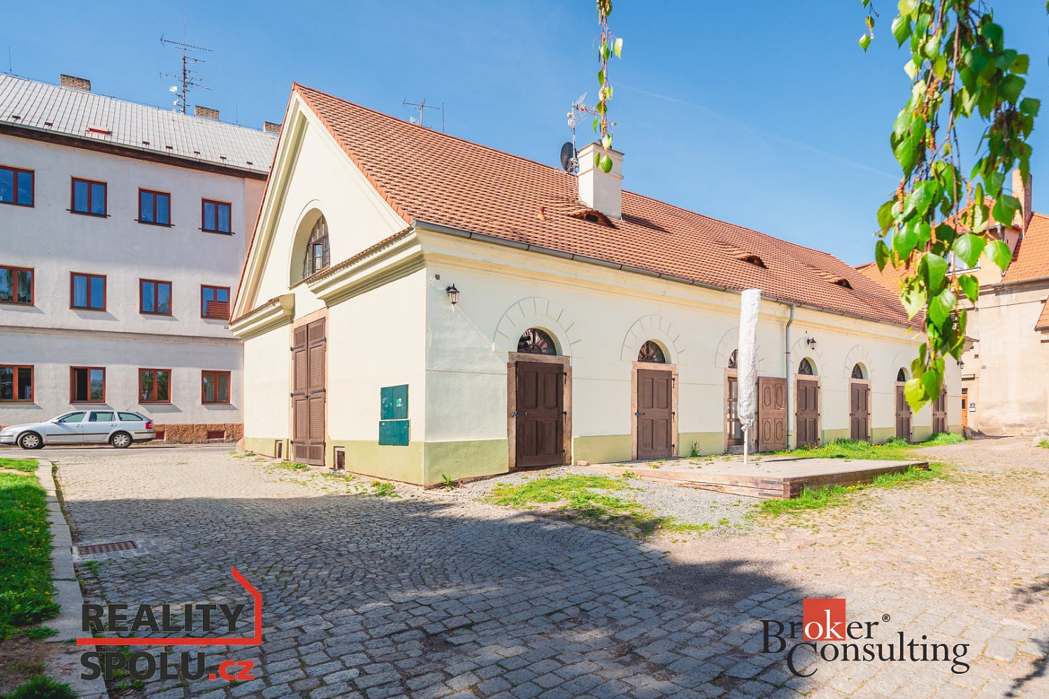 Prodej domu 250 m² s pozemkem 312 m² – fotografie 2