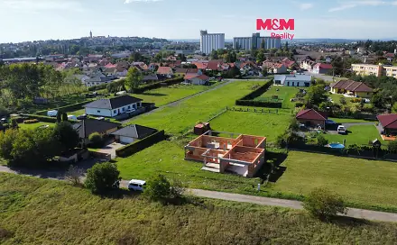 Prodej stavebního pozemku 1 044 m², Lhotecká, Mělník
