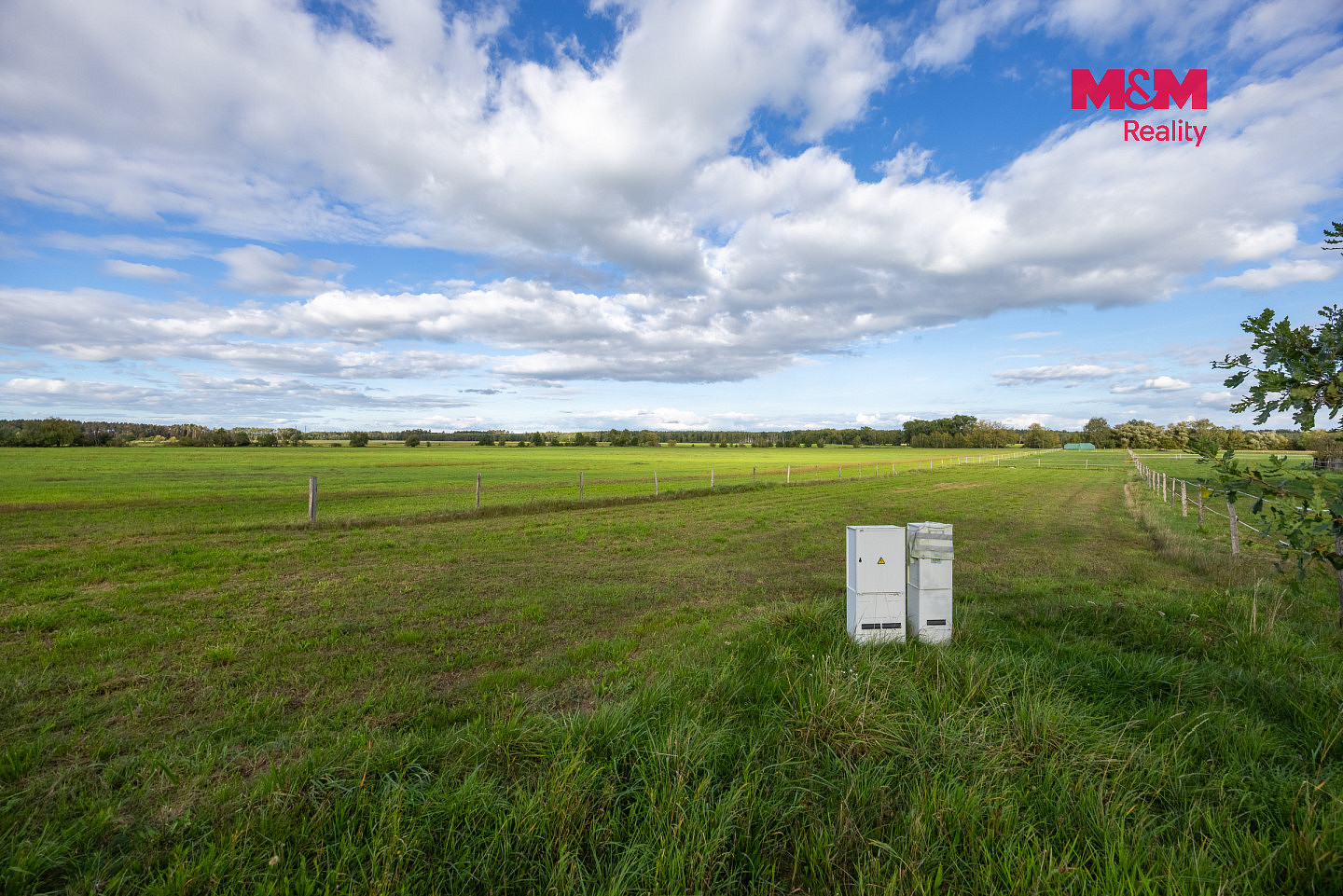 Prodej stavebního pozemku 1 700 m² – fotografie 4