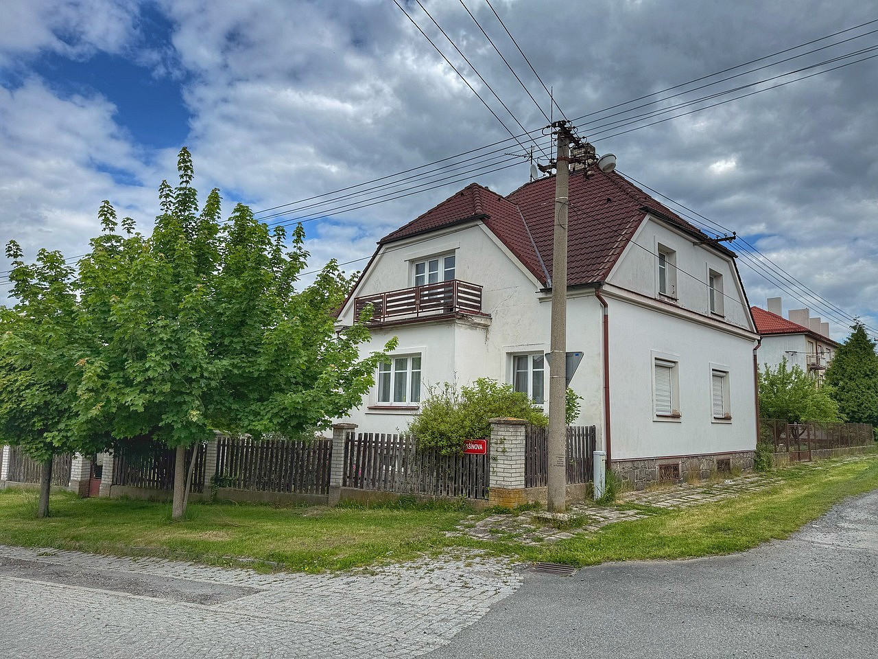 Prodej domu 210 m² s pozemkem 953 m² – fotografie 2