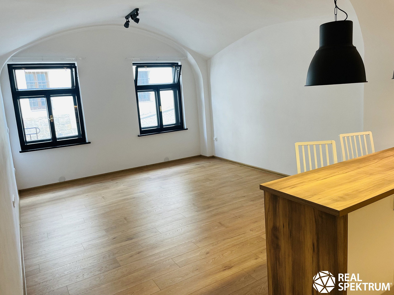 Pronájem bytu 1+kk 38 m² – fotografie 5