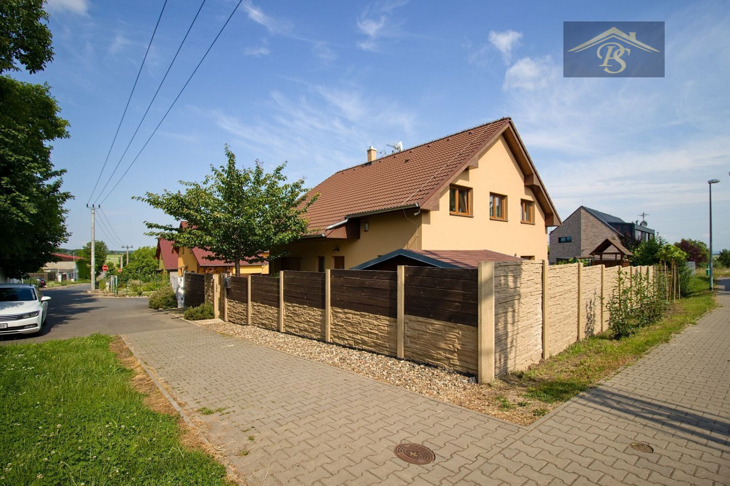 Prodej domu 186 m² s pozemkem 438 m² — photo 2