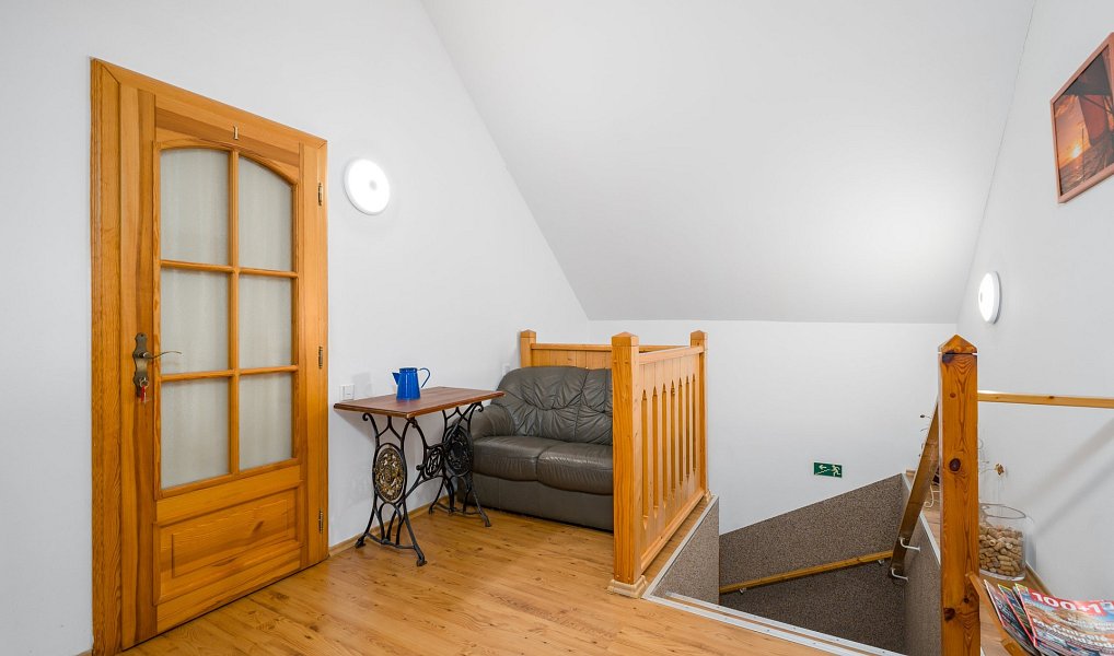 Prodej ubytovacího objektu 280 m², Nový Bor – náhled fotky 12