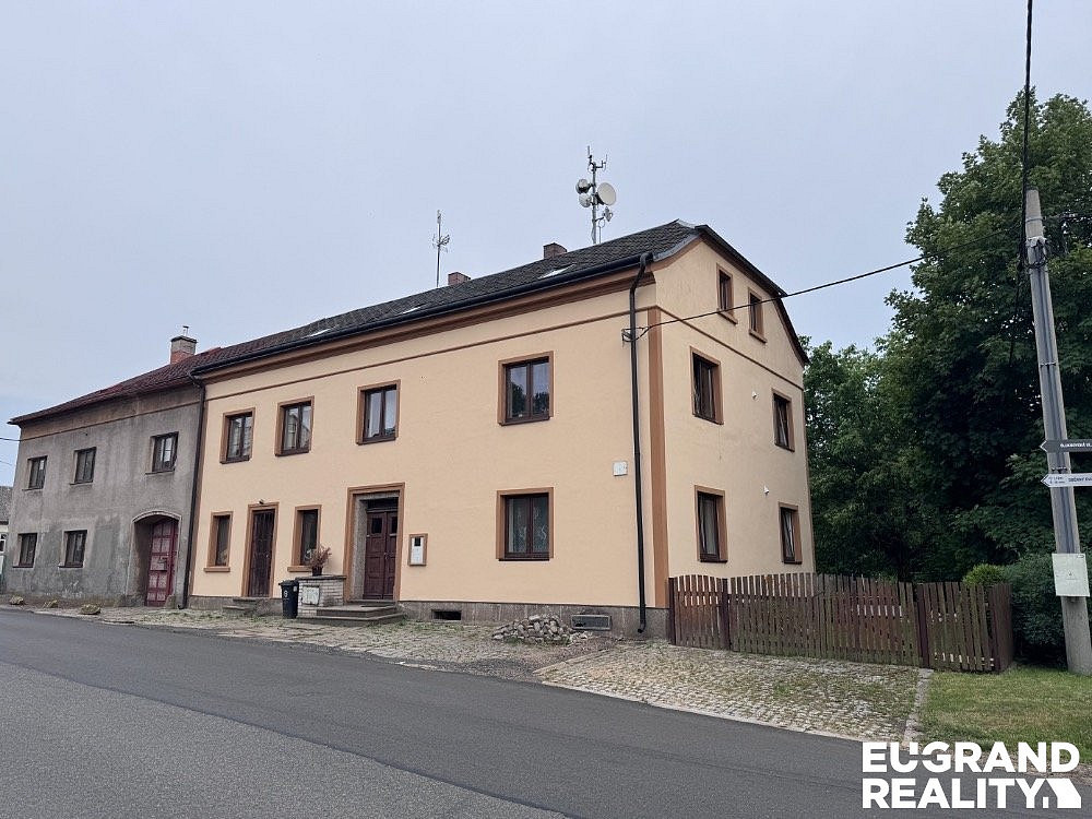 Prodej domu 218 m² s pozemkem 942 m²