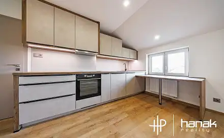 Pronájem bytu 1+kk 55 m², Ondřejova, Olomouc - Chválkovice