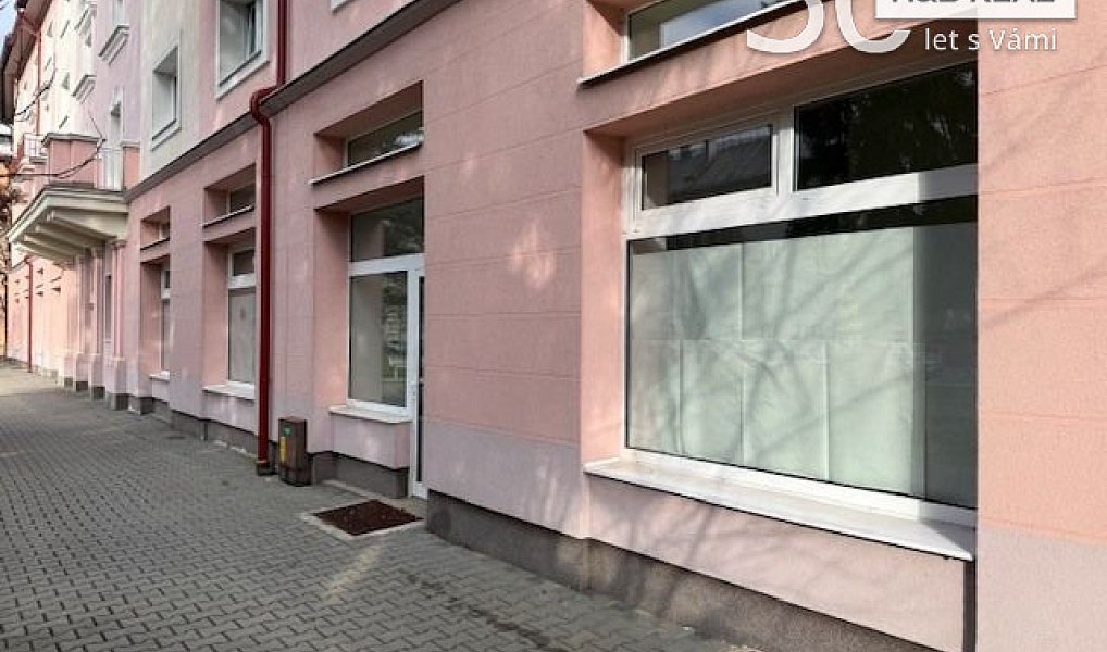 Pronájem obchodních prostor 200 m², Vsetín – náhled fotky 2