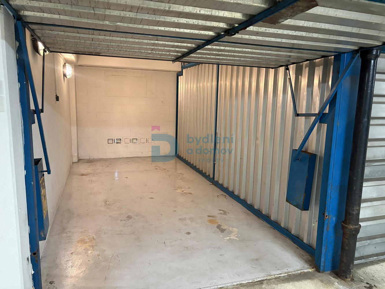Prodej zděné garáže v parkovacím domě ul. okružní — photo 3
