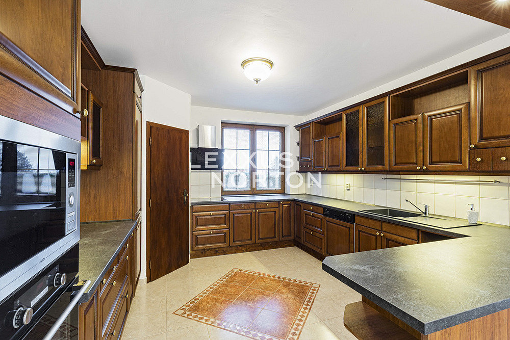 Pronájem domu 384 m² s pozemkem 903 m² — photo 4