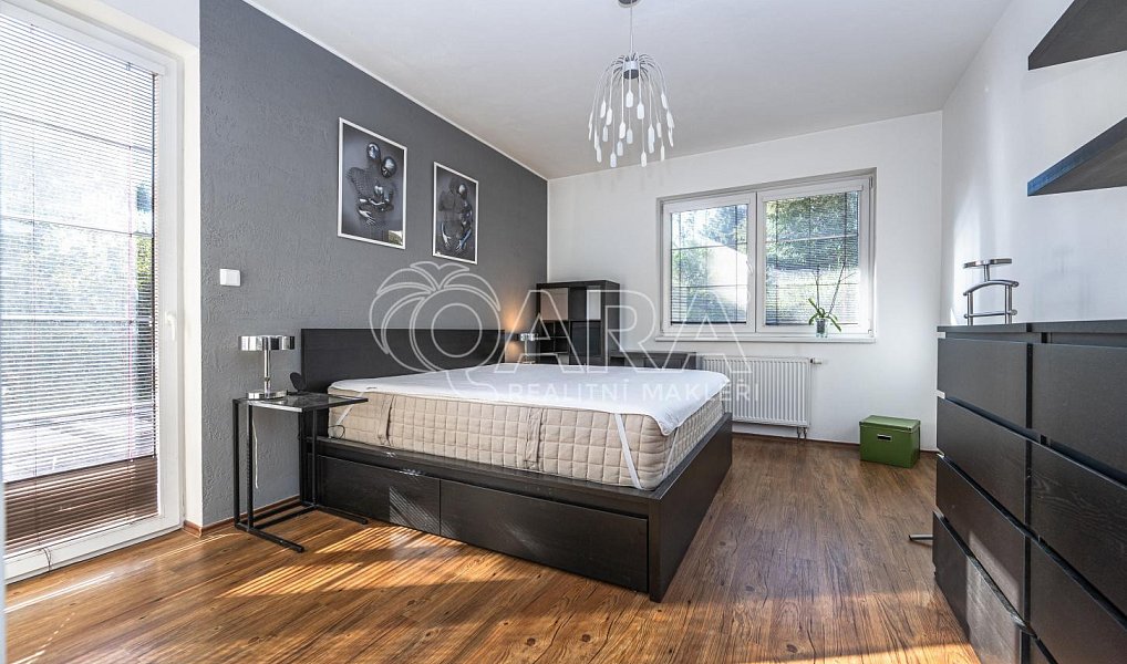 Pronájem bytu 3+kk 82 m², Holubice – náhled fotky 8