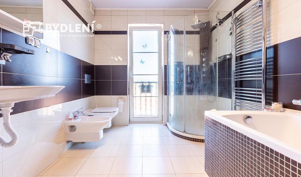 Prodej domu 318 m² s pozemkem 791 m², Krupka – náhled fotky 17