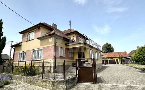 Prodej domu 301 m² s pozemkem 1 119 m², Holotín, okres Pardubice