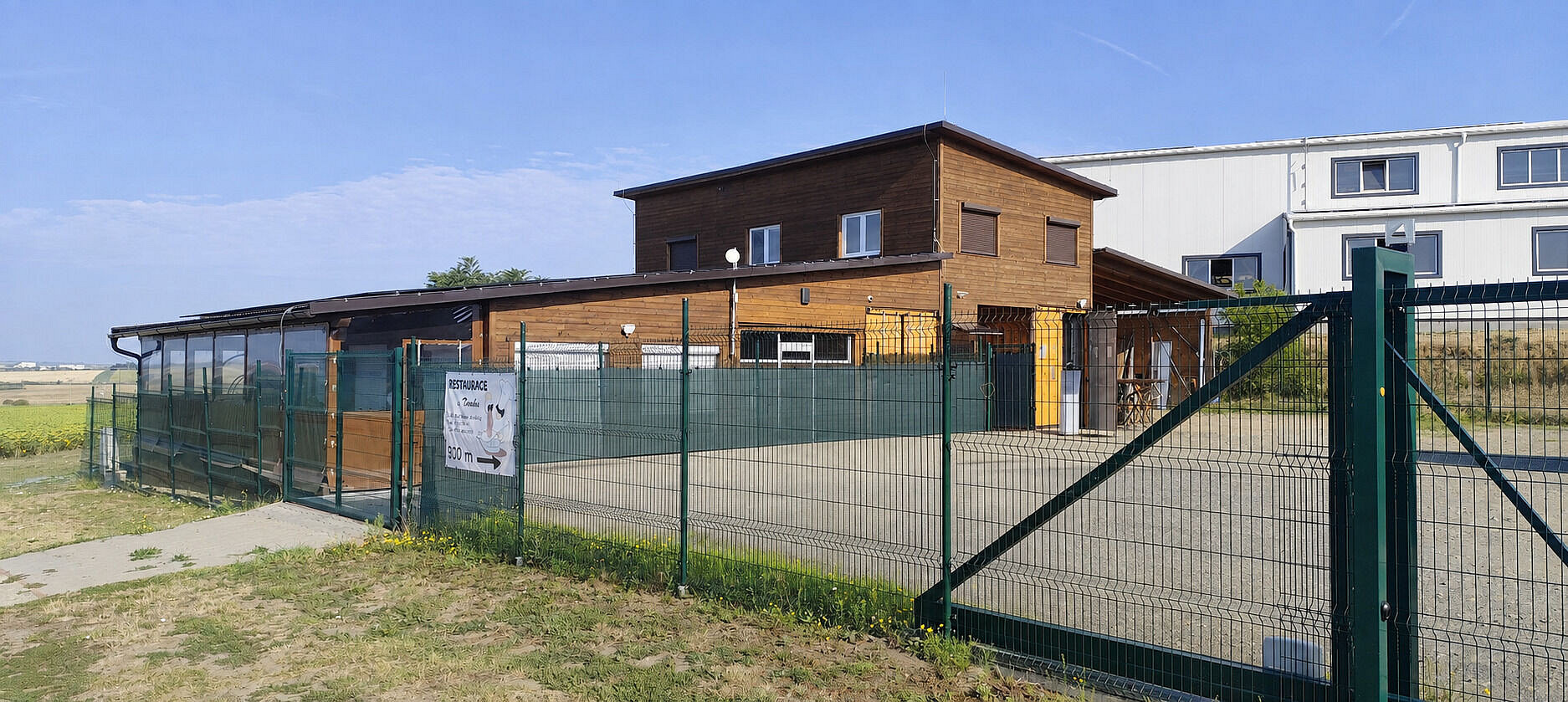 Prodej obchodních prostor 1 000 m² – fotografie 2